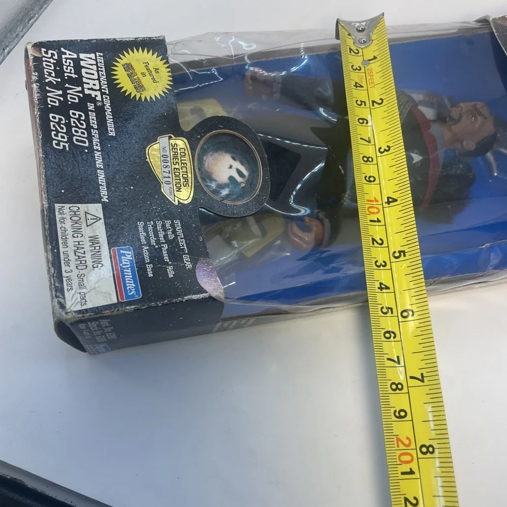 Playmates - Star Trek‎ Starfleet Edition Lieutenant Commander Worf Action Figure